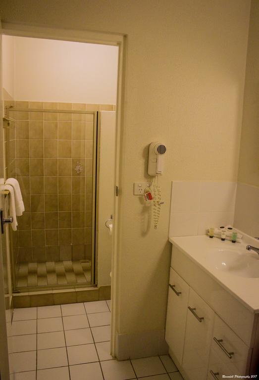 Motel Riverina Leeton Экстерьер фото