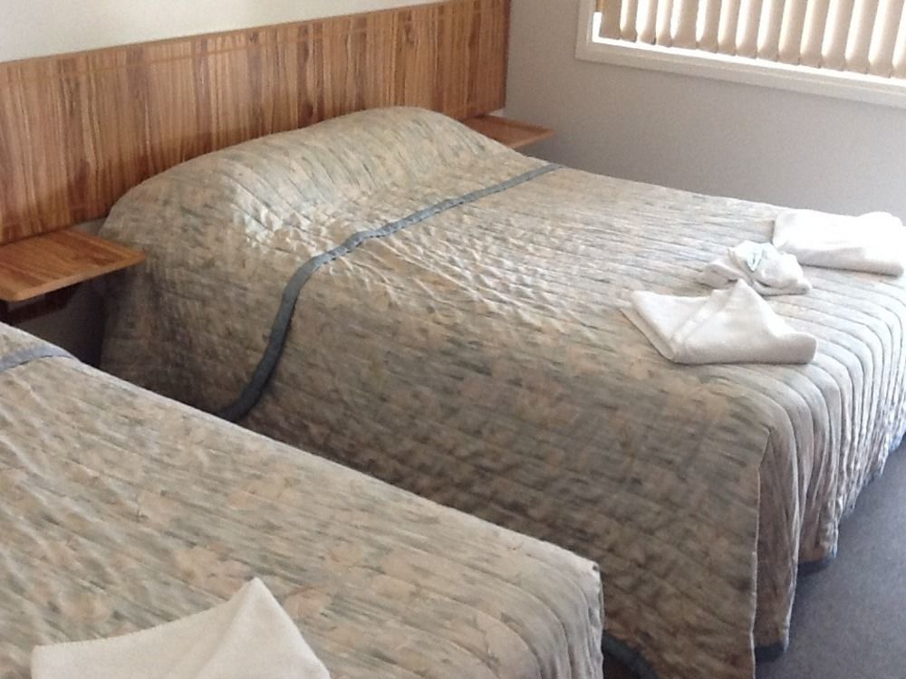 Motel Riverina Leeton Экстерьер фото