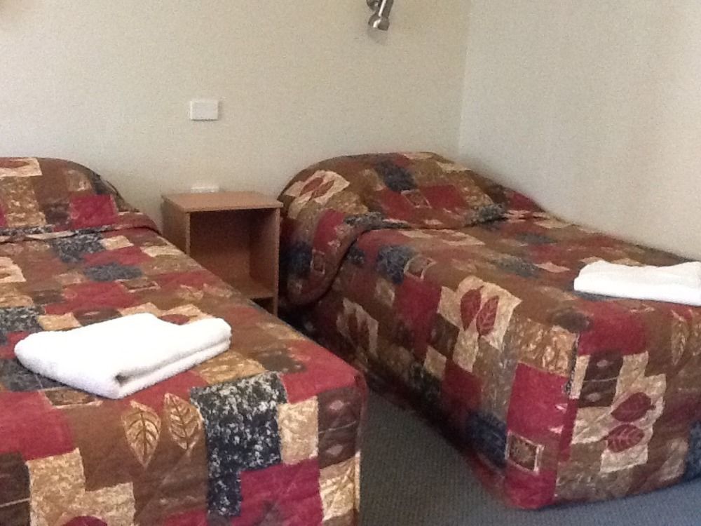 Motel Riverina Leeton Экстерьер фото