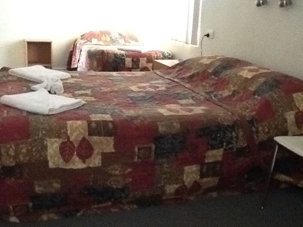 Motel Riverina Leeton Экстерьер фото