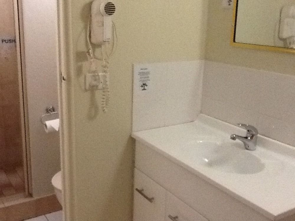 Motel Riverina Leeton Экстерьер фото