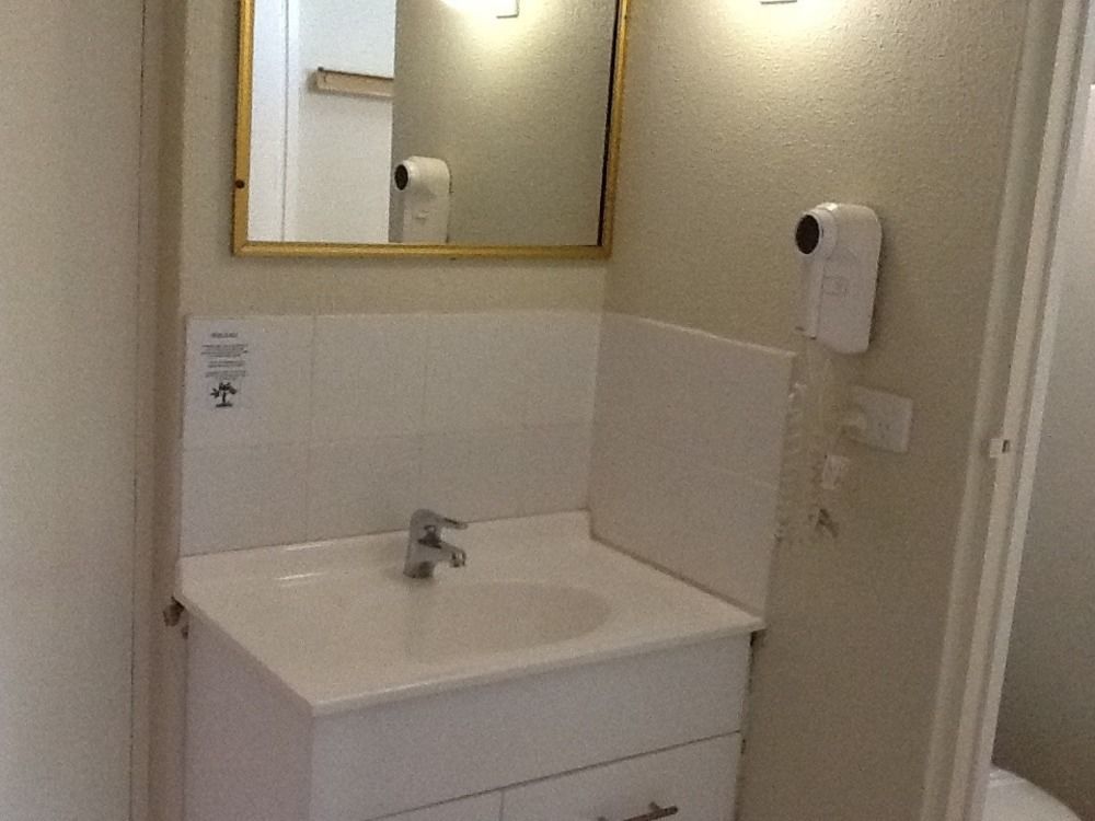 Motel Riverina Leeton Экстерьер фото
