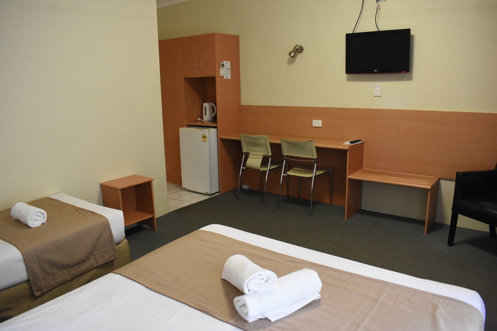Motel Riverina Leeton Экстерьер фото
