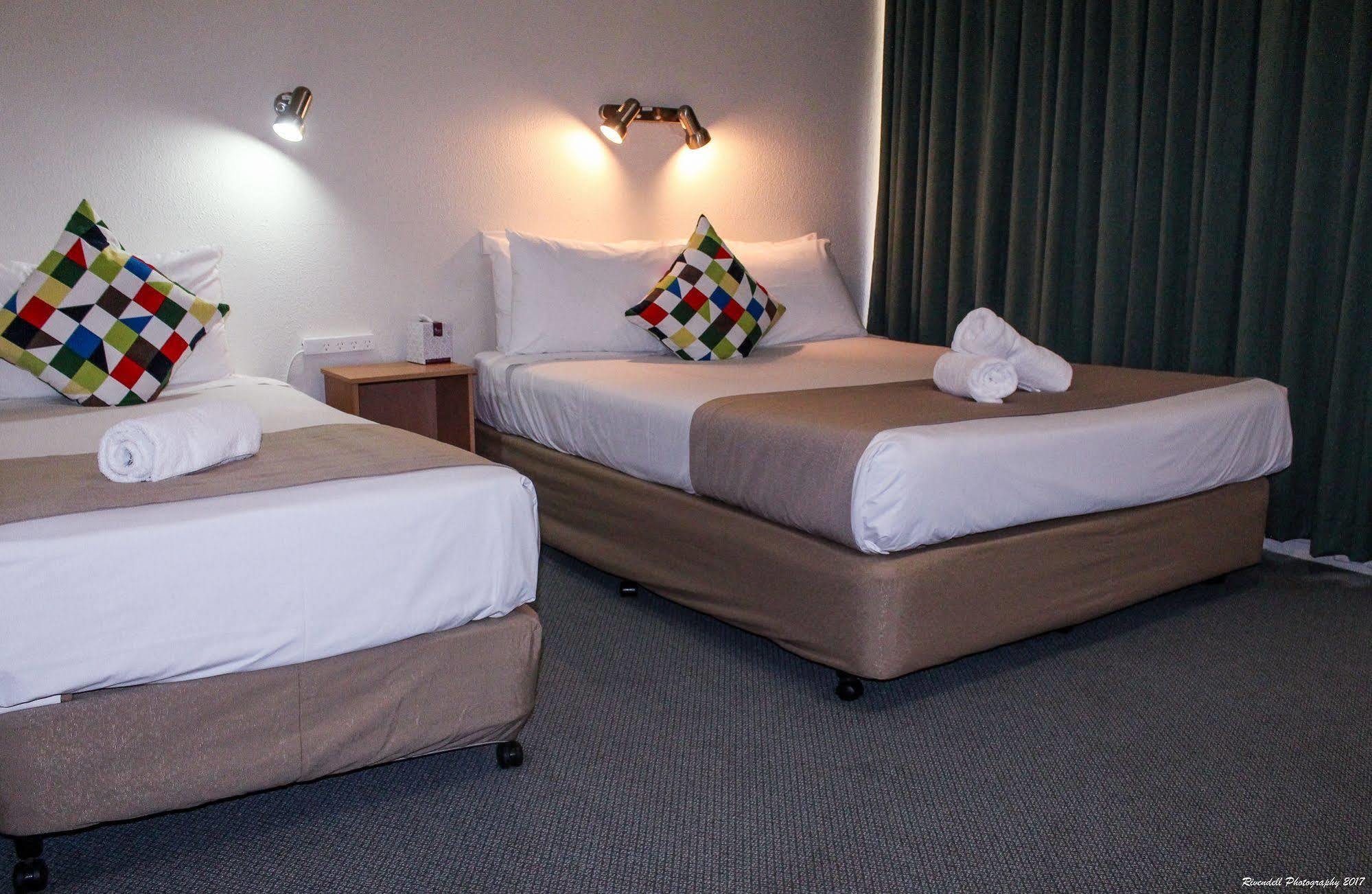 Motel Riverina Leeton Экстерьер фото