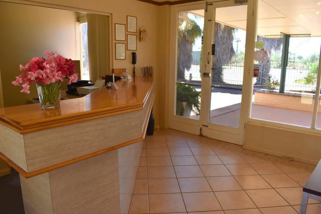 Motel Riverina Leeton Экстерьер фото